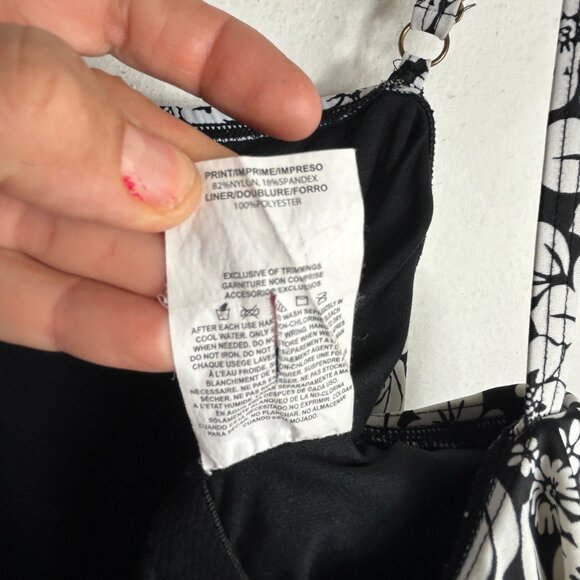 A Shore Fit Swim Dress 14 Black white floral tiered modest one piece panel - Picture 4 of 9